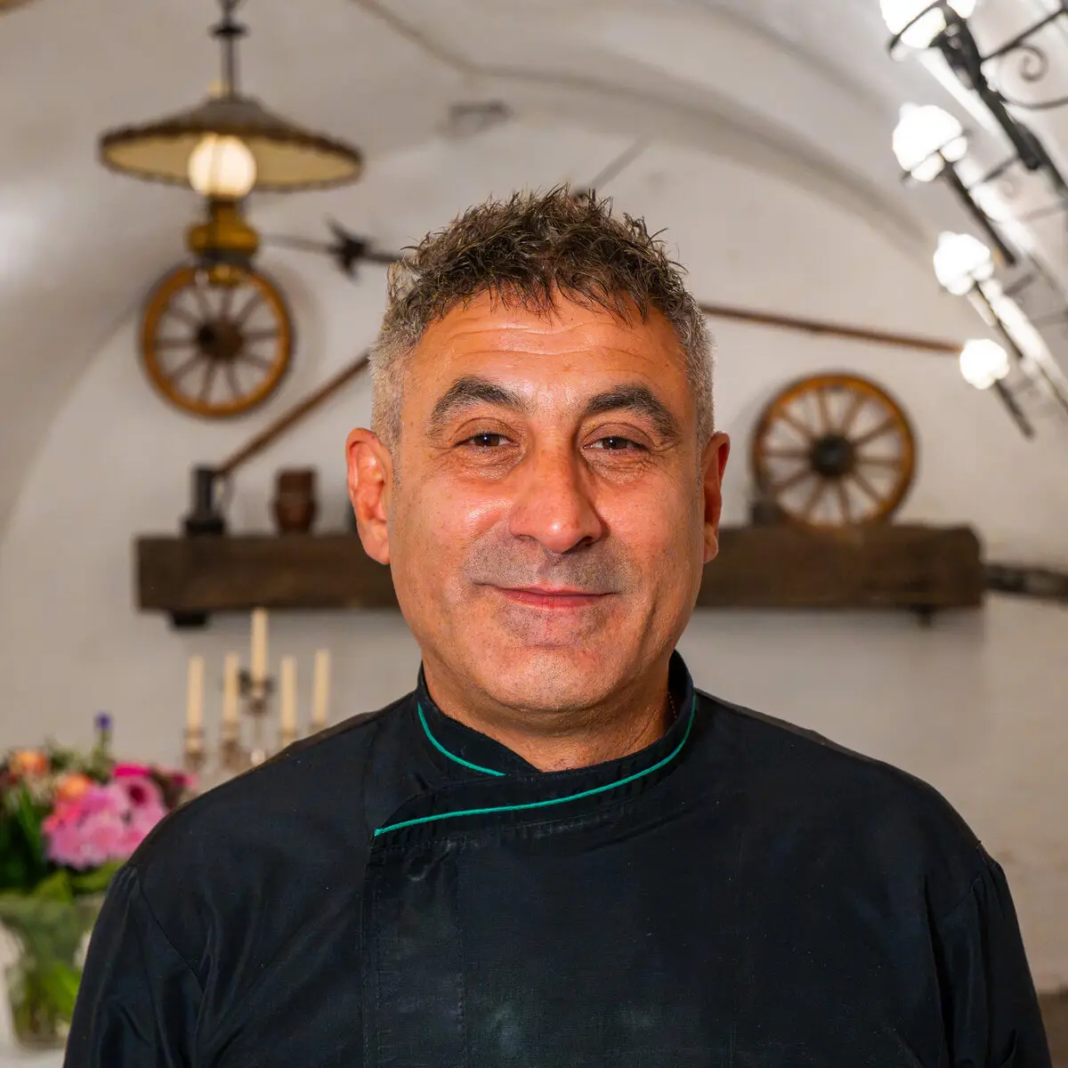 Apo Korkmaz, Gastwirt